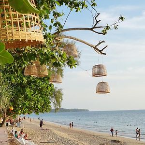 Beach Bungalow At Lanta Resort